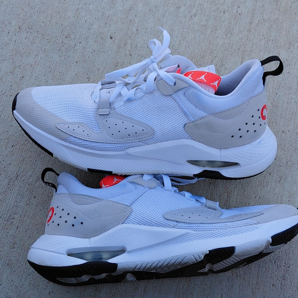 Air Jordan Cadence